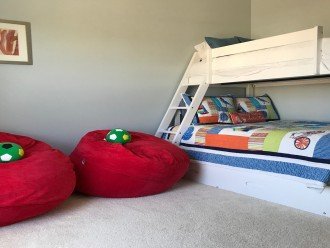 Eagle Harbor Kids Room, full bed under twin bunk, twin trundle, 3 beanbags