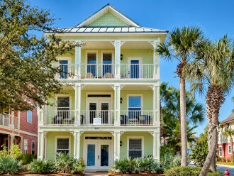Seaside Therapy| 6BR | Near Resort Pool and Beach!