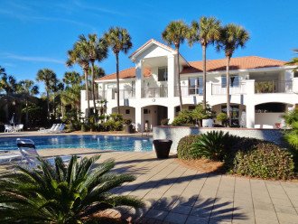 Secluded and Quiet Home! Private Pool- Free 6 Seat Golf Cart! 5 Min to Beach! #1