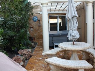 PRIVATE Therapy Spa, Heated Outdoor Shower & BBQ