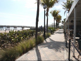 Ocean Boardwalk to Ocean front restaurants with live entertainment
