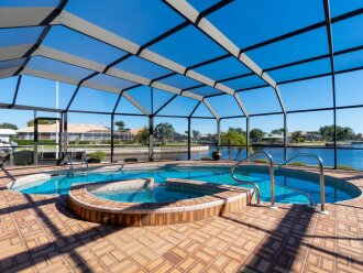 Villa Tropical | Waterfront Luxury Retreat &bull; Panoramic Water Views, Pool & Spa