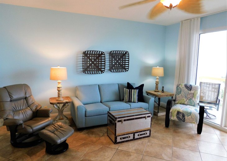 Welcome to your cute and comfortable Calypso Resort beachfront condo!