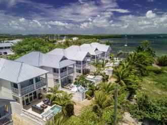 Heart of Morada - Dock & Pool