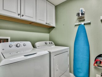Laundry room w/ full size washer & dryer~throw in a load & go to the beach!