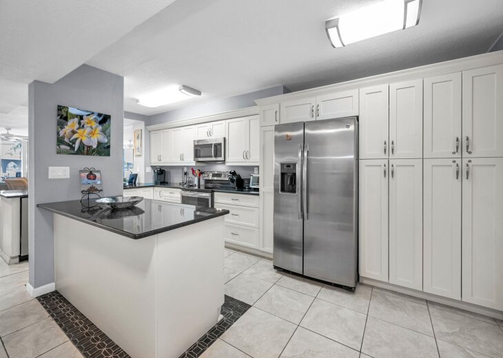 27-web-or-mls-Primary Bathroom1b