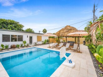 Island Vibe's Retreat | Pool, Tiki & Cold Plunge
