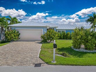 Gulf Coast Snowbird Retreat &ndash; 4BR Waterfront Home with Boat Lift & 2-Car Garage