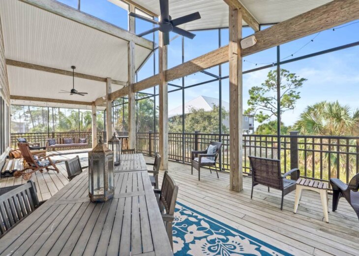 Screened in porch 1400 sq feet for outdoor dining and morning coffee