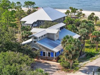 Secluded Palms - Charming Beachfront Cottage with private beach access on