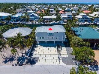 Venetian Shores Waterfront Villa with Private Pool and Dock