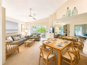 Newly Remodeled North Naples 2BR + Den - Tennis, Pickleball & Resort Amenities
