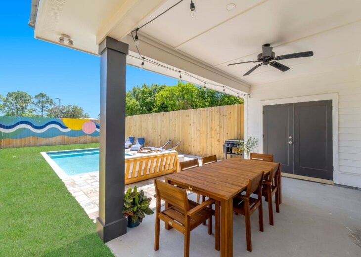 A great area to host a gathering, hang out and share a meal together