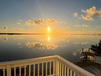 Keys cottage, oceanfront, dock, fenced backyard-Avail -Dec, Jan, Feb, March