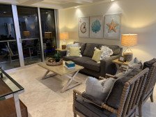 Exquisitely Decorated Direct Oceanfront Condo on Hollywood Beach