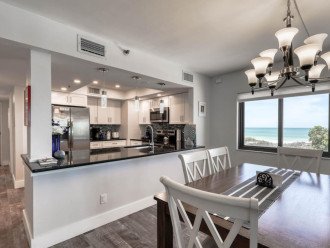 Luxurious 3-BR/2-BA condo on the Gulf of Mexico #7