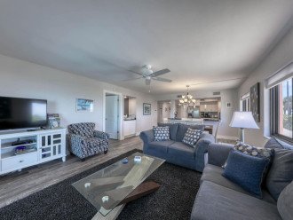 Luxurious 3-BR/2-BA condo on the Gulf of Mexico #12