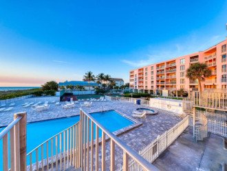 Luxurious 3-BR/2-BA condo on the Gulf of Mexico #16
