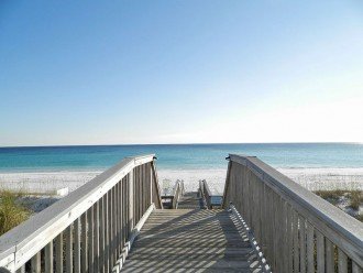 3 Bedroom cottage / sleeps 8+/ family-friendly / 2 pools / private beach / gated #19