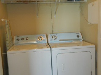 washer/dryer in hall