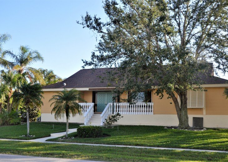 BEACH DAYS ...3BR home, POOL , Minutes to the BEACH #1