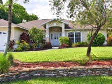 Joyous Spacious Gulf-Access Heated Pool Home,4 bdrm,Boat lift, WifI