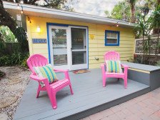 Fern Haven Tropical -Studio Cottage -MONTHLY RENTAL-Pet Friendly-Fully Furnished