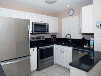 Fully equiped Kitchen with granite counters and New Appliances