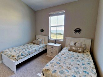 Adult Twin Beds with Sound View