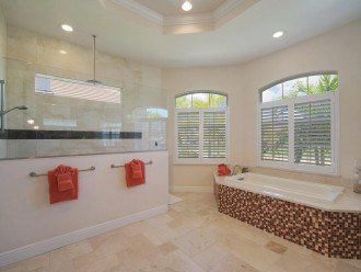 the luxurious bath of the Villa in Cape Coral