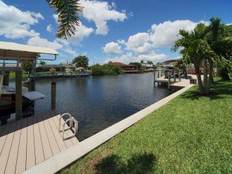 the landing stage of the property in Cape Coral