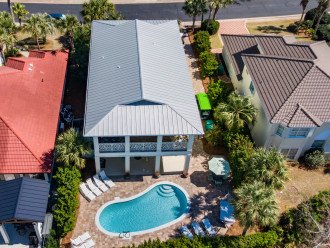 Luxury Home! Private Pool- Free 6 Seat Golf Cart! 3 Minutes to Beach #1