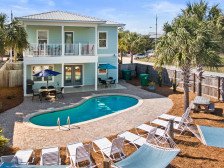 Gorgeous Home- Private Pool- Free 6 Seat Golf Cart Included! 3 Minutes to Beach