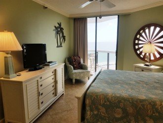 Master Bedroom Large Dresser & Clock Flatscreen TV/DVD Player Balcony Access