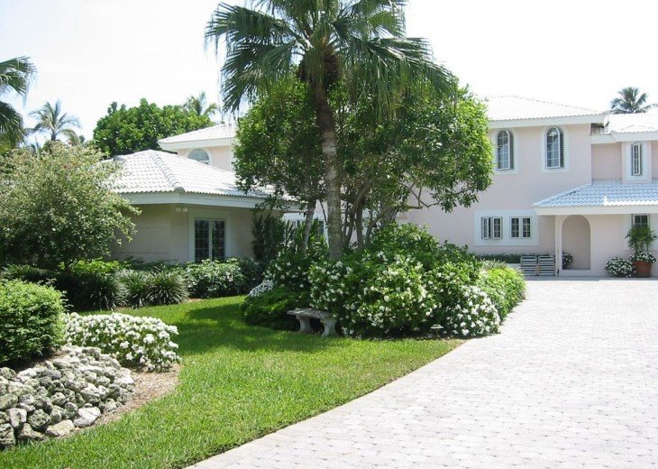 SPECIAL RATES UPON RQST* Charming Old Naples home 75 yards to the Naples beach #1