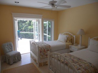 SPECIAL RATES UPON RQST* Charming Old Naples home 75 yards to the Naples beach #20