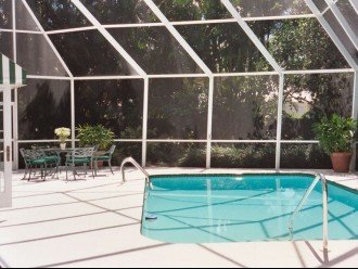 SPECIAL RATES UPON RQST* Charming Old Naples home 75 yards to the Naples beach #5