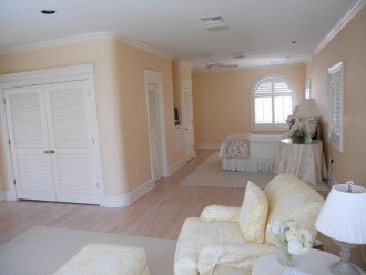 SPECIAL RATES UPON RQST* Charming Old Naples home 75 yards to the Naples beach #15