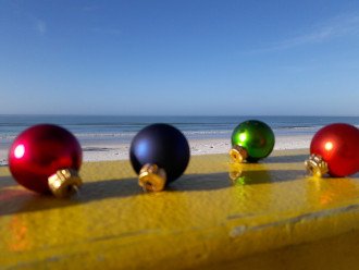 Merry Beachy Christmas with sun and warm temperatures
