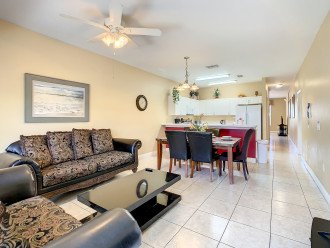 2 miles to Disney,1650 sq ft 4BR/3BA big Condo from $100/NT #10