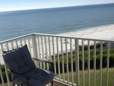 Beautiful Beach Front condo - Direct Facing Gulf View