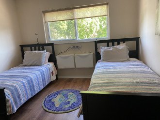 second bedroom has two separate beds