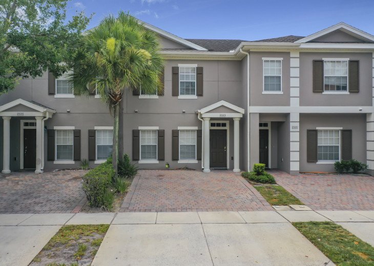1500 Sqft 4br/3ba townhouse with 3 parking space
