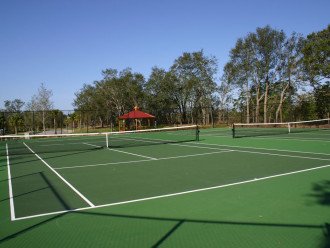 Emerald Island Tennis Courts