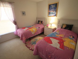 Twin Princess bedroom - wall mounted TV
