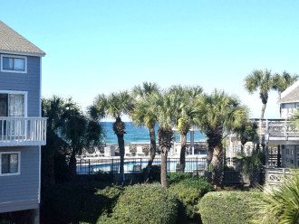 ACROSS FROM BEACHFRONT POOL: Gulf View – 40 Steps to Beach–Pet Friendly #1