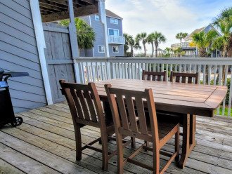 ACROSS FROM BEACHFRONT POOL: Gulf View – 40 Steps to Beach–Pet Friendly #1