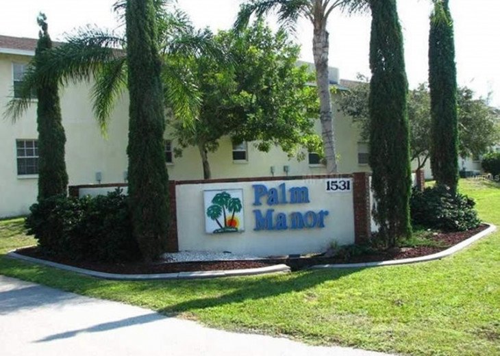 WELCOME TO PALM MANOR
