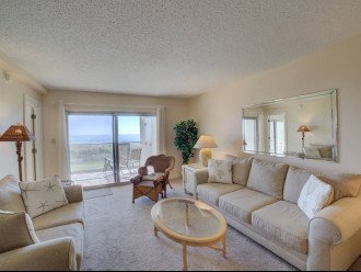 Beautifully Decorated & Cozy Gulf Front Condo at Regency Towers! #7