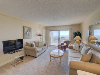Beautifully Decorated & Cozy Gulf Front Condo at Regency Towers! #6